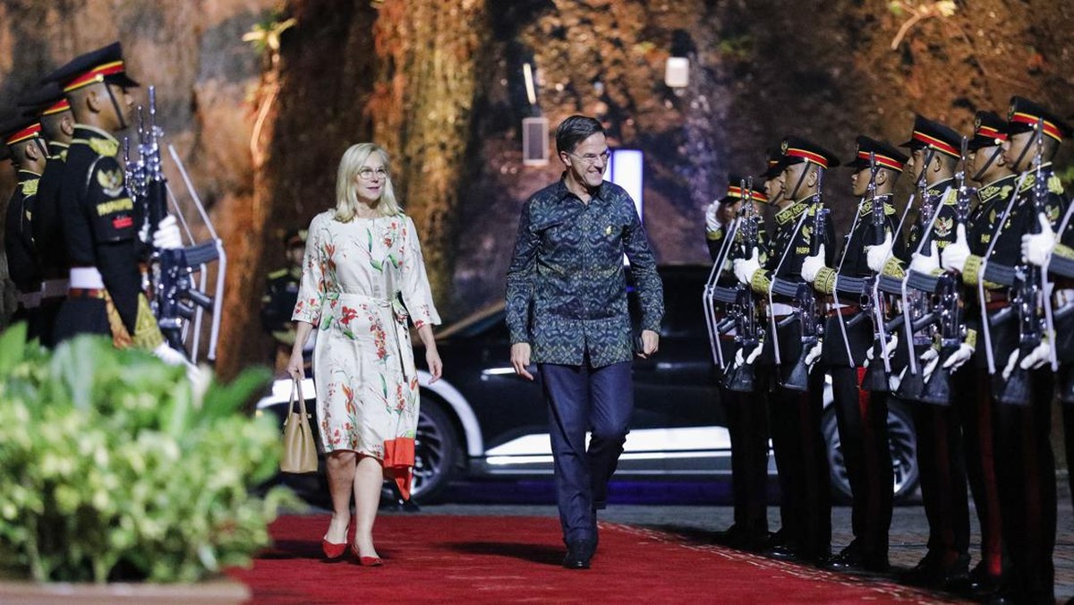 FOTO: Warna-warni Batik Para Kepala Negara Saat Makan Malam KTT G20