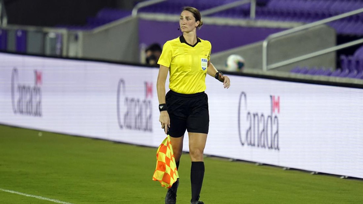 FOTO: 6 Wasit Wanita di Piala Dunia 2022