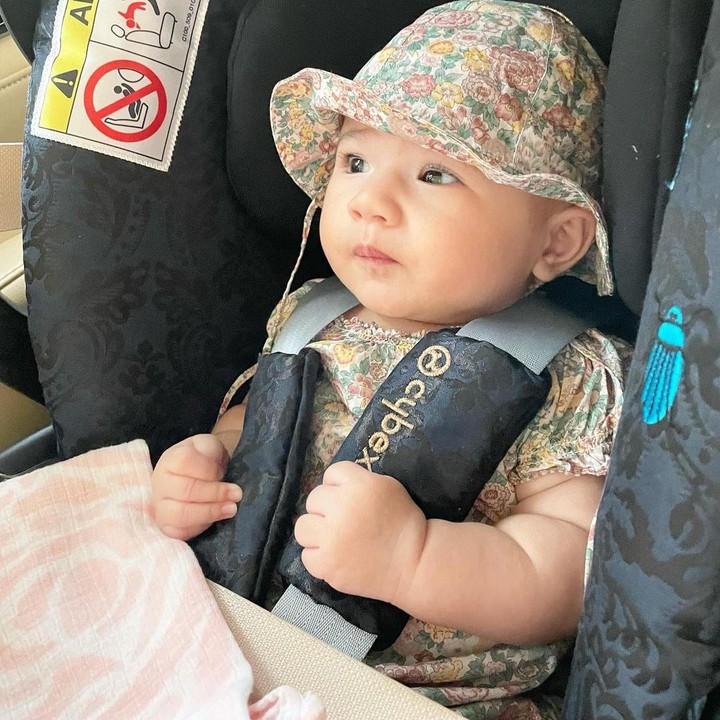 <p>Kini usia putri mereka sudah menginjak 11 bulan. Seiring berjalannya waktu, Millicent-Mae Bae Nainggolan semakin terlihat seperti sang ibunda yang berwajah bule, ya? (Foto: @miss_adinda_mae dan @derbyromero)<br /><br /><br /></p>