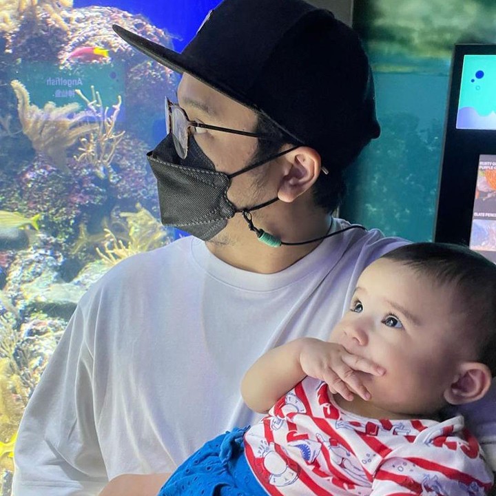 <p>Potret-potret Millicent-Mae Bae Nainggolan yang dibagikan Derby dan Claudia juga semakin menggemaskan, nih. Bagaimana menurut Bunda? (Foto: @miss_adinda_mae dan @derbyromero)<br /><br /><br /></p>