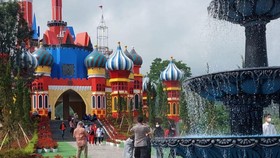 Wahana, Spot Foto, dan Harga Tiket Flora Wisata D'Castello Ciater