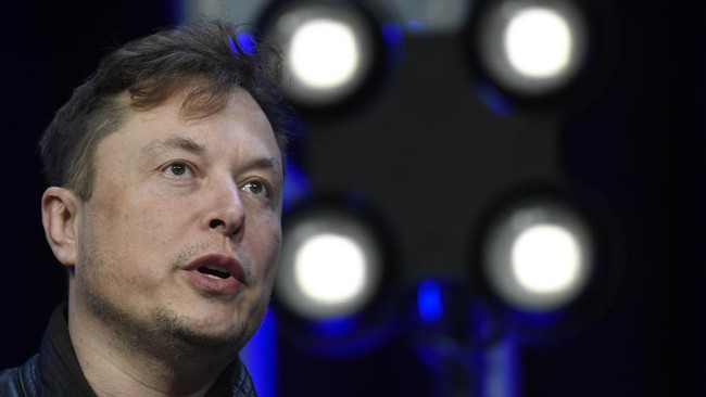 Pemilik X (Twitter) Elon Musk mendesak agar CEO The Walt Disney Company Bob Iger dipecat karena menarik iklan dari perusahaan media sosial miliknya.