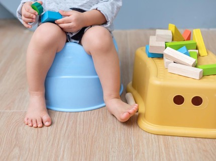 5 Cara Mengatasi BAB Keras pada Anak Usia 2-4 Tahun, Berikan Cukup Cairan