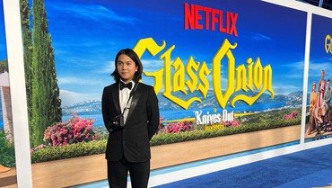 img-title Penampilan Iqbaal di Premier 'Glass Onion: A Knives Out Mystery' Jadi Sorotan