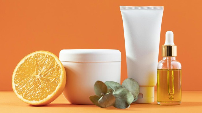 Produk skincare dengan vitamin C/Foto: freepik.com