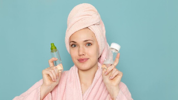 img-title Beauties Wajib Tahu, 10 Kandungan Skincare Ini Nggak Boleh Dipakai Bersamaan!
