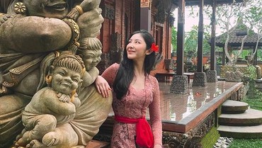 img-title Dilamar Arsyah Eks Maudy Ayunda, 7 Potret Putu Ayu Saraswati Diisukan Siap Jadi Mualaf