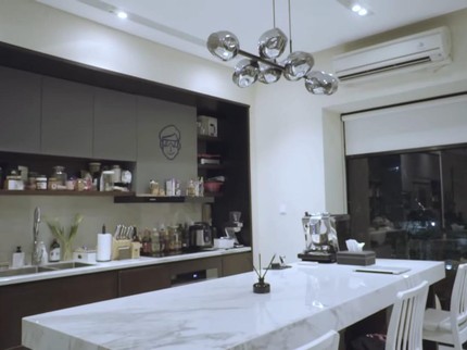 7 Potret Rumah Vidi Aldiano dan Sheila Dara yang Berkonsep Bachelor Pad