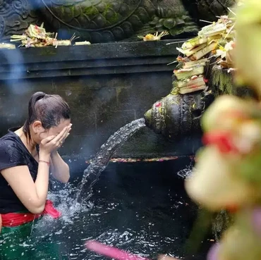 Makna dan Jenis Ritual Pembersihan Diri di 5 Agama Dunia