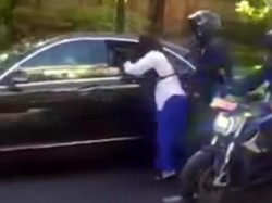 Kecolongan! Wanita Terobos Iring-iringan Jokowi saat Kunker di Pasar Badung