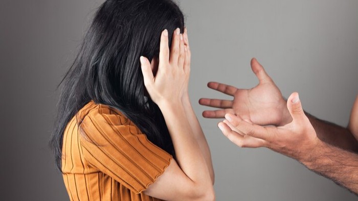 Tanda-tanda halus kekerasan dalam rumah tangga/Foto: Freepik.com/Fantasfic Studio