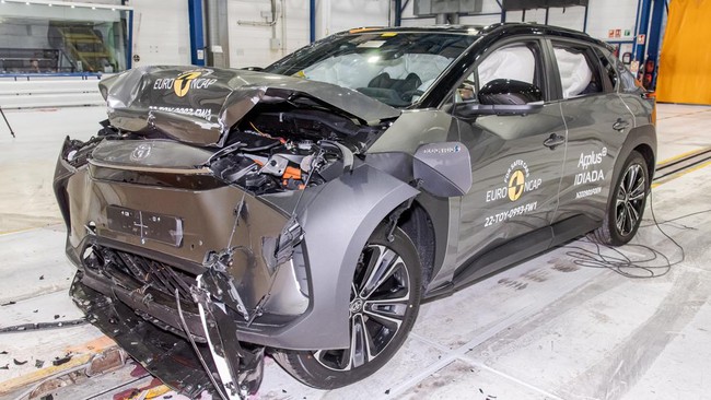 Mobil listrik Toyota bZ4X diuji tabrak Euro NCAP dan mendapatkan hasil tertinggi, lima bintang.