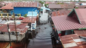 Kota Parepare Diterjang Banjir, Warga Terjebak di Rumah Minta Tolong