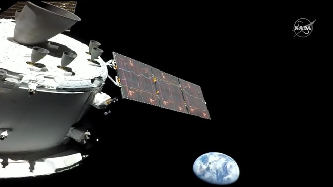 Pesawat ruang angkasa yang jadi bagian misi Artemis 1, Orion, mulai keluar dari orbit Bulan dan memulai perjalanan pulang.