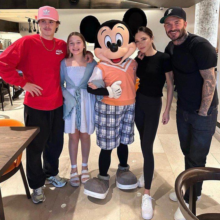 <p>Mereka adalah Brokklyn Joseph, Romeo James, Cruz David, dan si bungsu Harper Seven yang lahir 10 Juli 2011. (Foto: Instagram @romeobeckham, @davidbeckham, @victoriabeckham)<br /><br /><br /></p>
