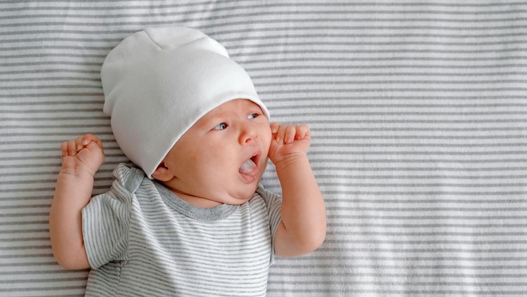Ini Penyebab Lidah Bayi Putih dan Cara Mengatasinya