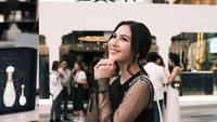 <p>Terakhir ada artis Jessica Mila. Ia terlihat anggun dalam balutan dress berwarna hitam. (Foto: Instagram @jscmila)</p>