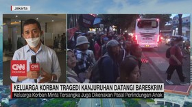 VIDEO: Keluarga Korban Tragedi Kanjuruhan Datangi Bareskrim