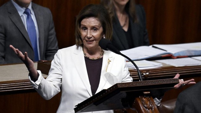 Mantan Ketua Dewan Perwakilan Rakyat (DPR) Amerika Serikat (AS) Nancy Pelosi menyatakan akan pensiun saat masa jabatannya berakhir pada awal 2027 mendatang.