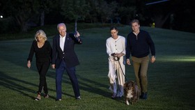 Cucu Joe Biden Resmi Menikah di Gedung Putih