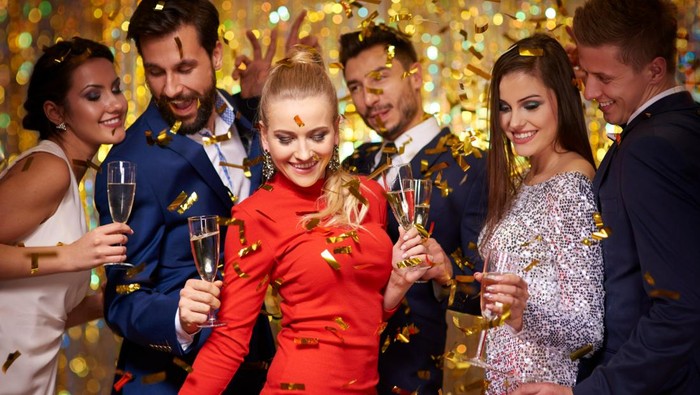 img-title Persiapkan dari Sekarang, Cek Rekomendasi Outfit Pesta Berdasarkan Zodiak untuk Pesta Akhir Tahun