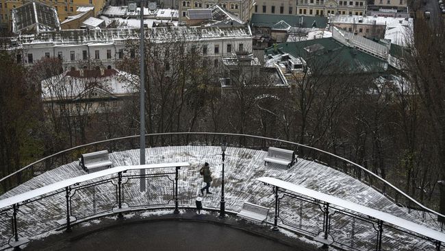 Ukraina Peringati Tragedi Holodomor, Genosida yang Kini 'Terulang' Holodomor adalah teror kelaparan yang mengakibatkan sekitar 8 juta orang tewas di Ukraina. Tragedi ini dianggap sama dengan rentetan serangan Rusia saat ini.
