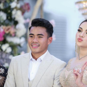 Sarah Ahmad Gengsi Bilang I Love You ke Suami, Kenapa?