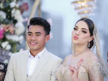 img-title Sarah Ahmad Gengsi Bilang I Love You ke Suami, Kenapa?