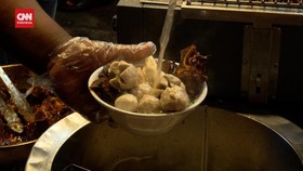VIDEO: Makan Bakso Sepuasnya Di Bogor, Hanya Bayar Rp25 Ribu