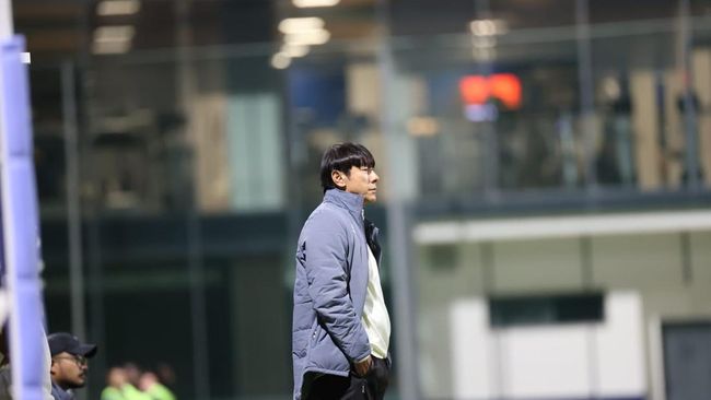 Lobi Gillingham, Shin Tae Yong Tonton Baggot Tanding Pelatih Timnas Indonesia Shin Tae Yong membagikan momen saat menyaksikan Elkan Baggott bertanding bersama Gillingham.