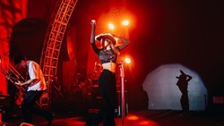 Lirik Lagu Pertemuan Singkat - Vierratale