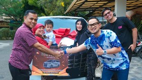 Besarkan Toko MS Glow, Dewi Zuhriati Dapatkan Mobil Mewah Alphard