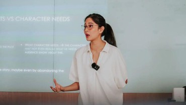 img-title 8 Potret Dian Sastro Jadi Dosen Vokasi di UI