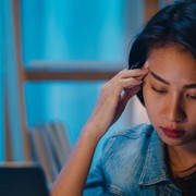 Sering Dianggap Sepele, 7 Kebiasaan di Malam Hari Ini Justru Bisa Bikin Kamu Gampang Stres!