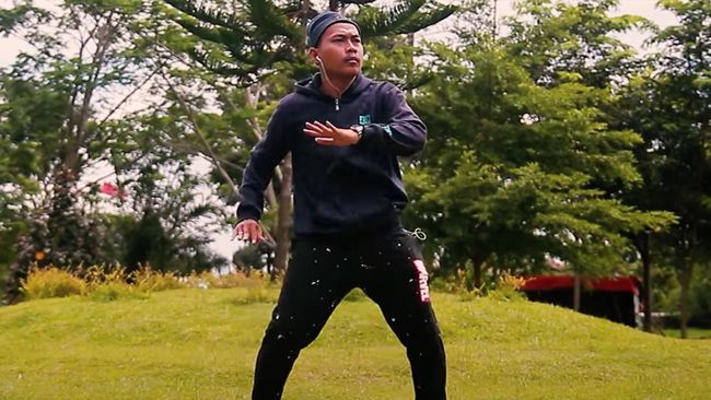 Bermula dari asyik joget sendiri, Temon 'menulari' penggemar dangdut koplo lainnya dan menjadi fenomena di Jawa Tengah dan Jawa Timur.