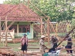 Miris! Halaman SD di Sampang Dibangun Kandang Ayam gegara Sengketa Tanah