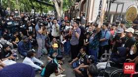 Tagih Kejelasan, Korban Tragedi Kanjuruhan Kembali Datangi Mabes Polri