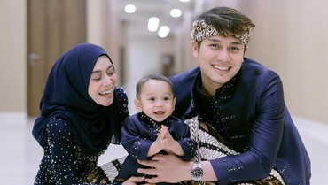 Lesti & Rizky Billar Lesehan di Saung, Baby L Disebut Makan Nasi Pakai Garam