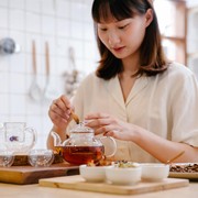 Pencinta Teh Perlu Tahu, Ini Manfaat Masing-masing dari Berbagai Jenis Teh! Mana Favoritmu, Beauties?