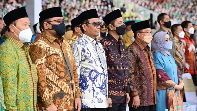 Sejumlah pejabat hadir dalam Muktamar Muhammadiyah di Solo seperti Menkopolhukam Mahfud MD, Menhan Prabowo Subianto dan Kapolri Jenderal Listyo Sigit.