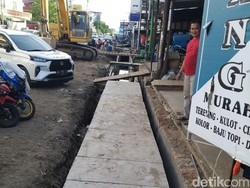 Pemkab Wajo Pastikan Drainase Pasar Sentral Berkualitas-Bersertifikat ISO