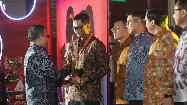 PLN Raih Penghargaan di Bidang Kemanusiaan & Penanganan Covid