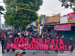 Kala Aremania Serentak Turun ke Jalan Desak Usut Tuntas Tragedi Kanjuruhan