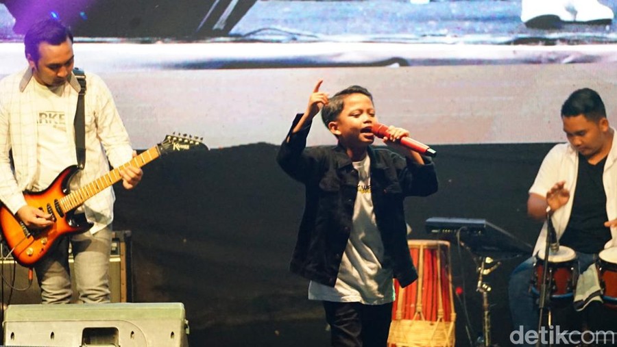 Farel Prayoga saat tampil di Festival Gubernur Suryo di Magetan Farel Prayoga saat tampil di Festival Gubernur Suryo di Magetan