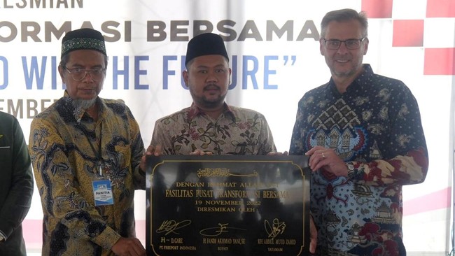 Fasilitas pengolahan limbah smelter, yaitu Pusat Transformasi Bersama (PTB) yang terletak di Desa Manyarejo, Gresik, diresmikan pada Sabtu (19/11).