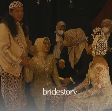 Nangis saat Glenca Chysara Dinikahi Rendi John, Ibu: Jangan Disakiti Hatinya