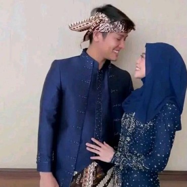 Tubuh Kurus Lesti Kejora Saat Pose Mesra dengan Billar Jadi Sorotan