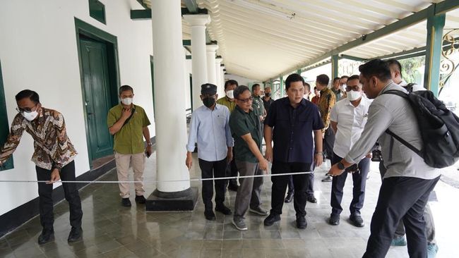 Menteri BUMN Erick Thohir melakukan gladi kotor pernikahan Kaesang Pangarep dan Erina Gudono di Loji Gandrung dan Pura Mangkunegaran.