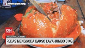 VIDEO: Pedas Menggoda Bakso Lava Jumbo 3 Kg