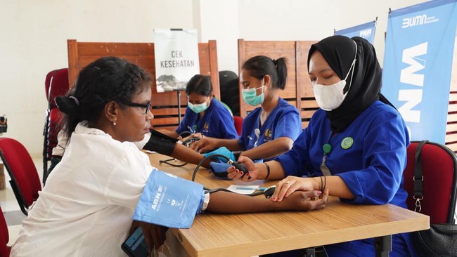 PNM menggelar #AKSI PNM bertema 'Ibu Sehat Keluarga Hebat', dengan memberikan cek kesehatan gratis bagi ibu-ibu di Atambua, NTT.